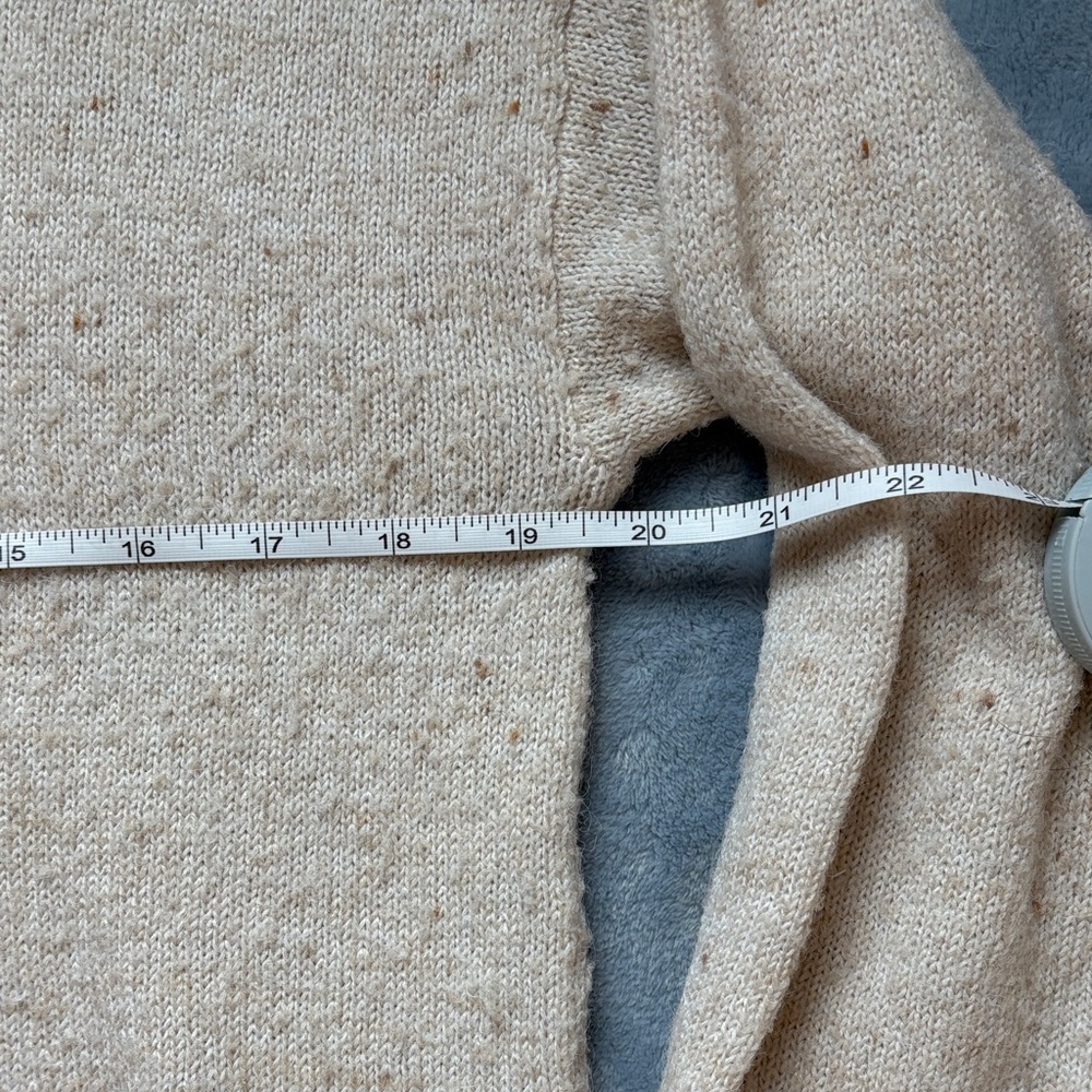 Old Navy Women's Cream Crew Neck Sweater - Picture 5 of 6